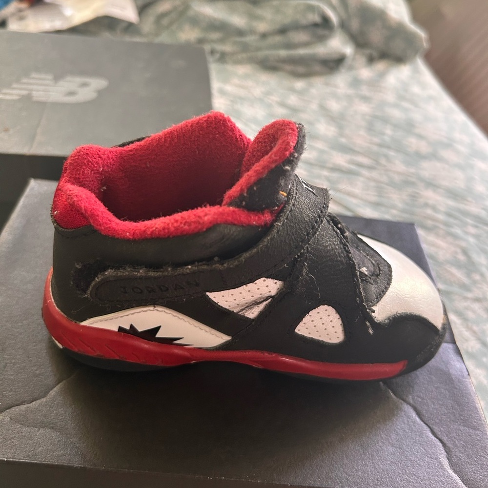 Jordan black and red size 8c boys